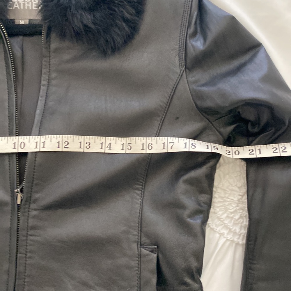 Wilson's butter leather jacket w/ removable fur collar - Picture 10 of 11